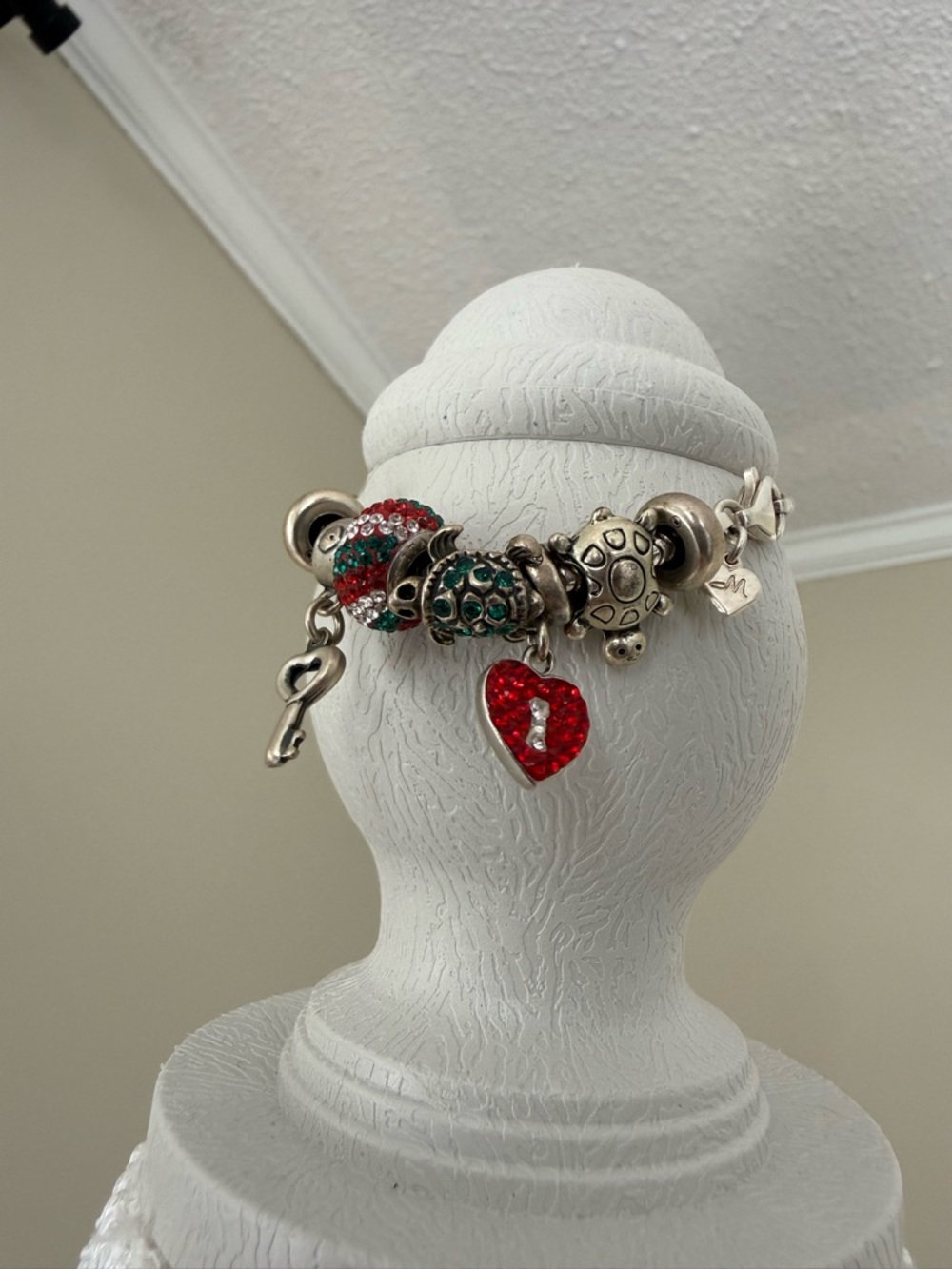 Pandora Bracelet Sterling Silver Heart Key Charm Bracelet Red & Green Beads - Picture 2 of 4